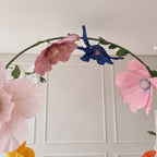 Arco de flores gigantes de papel crepom italiano, vista de cima