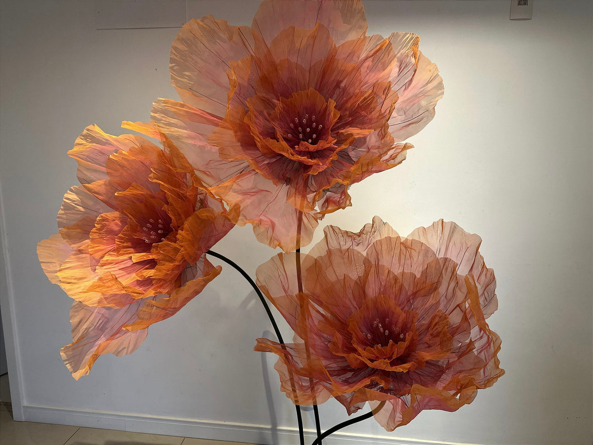 Giant organza flower in a coral-to-orange gradient - handcrafted detail