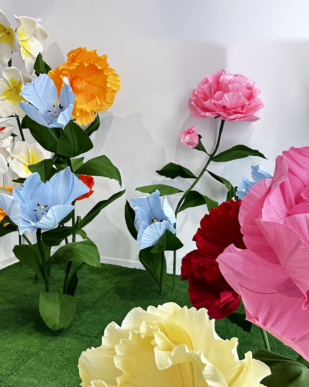 Giant Italian crepe paper flower backdrop, flower detail