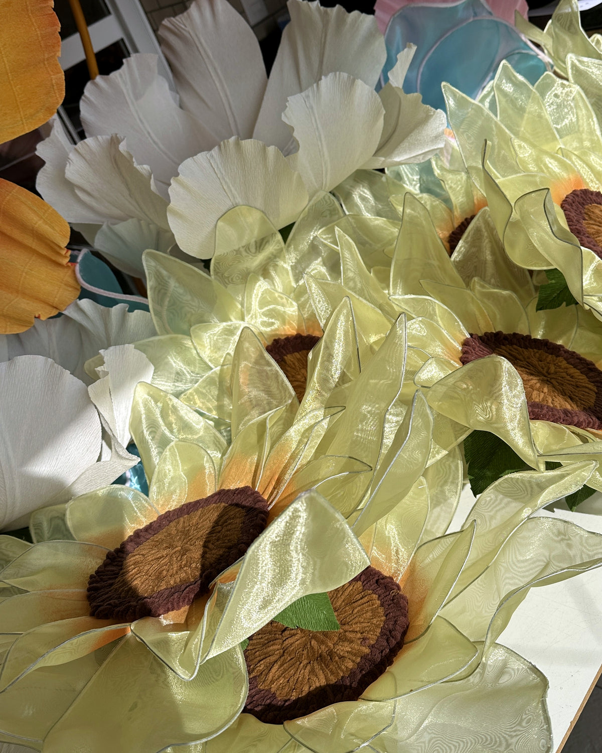Tournesol géant en organza, détail