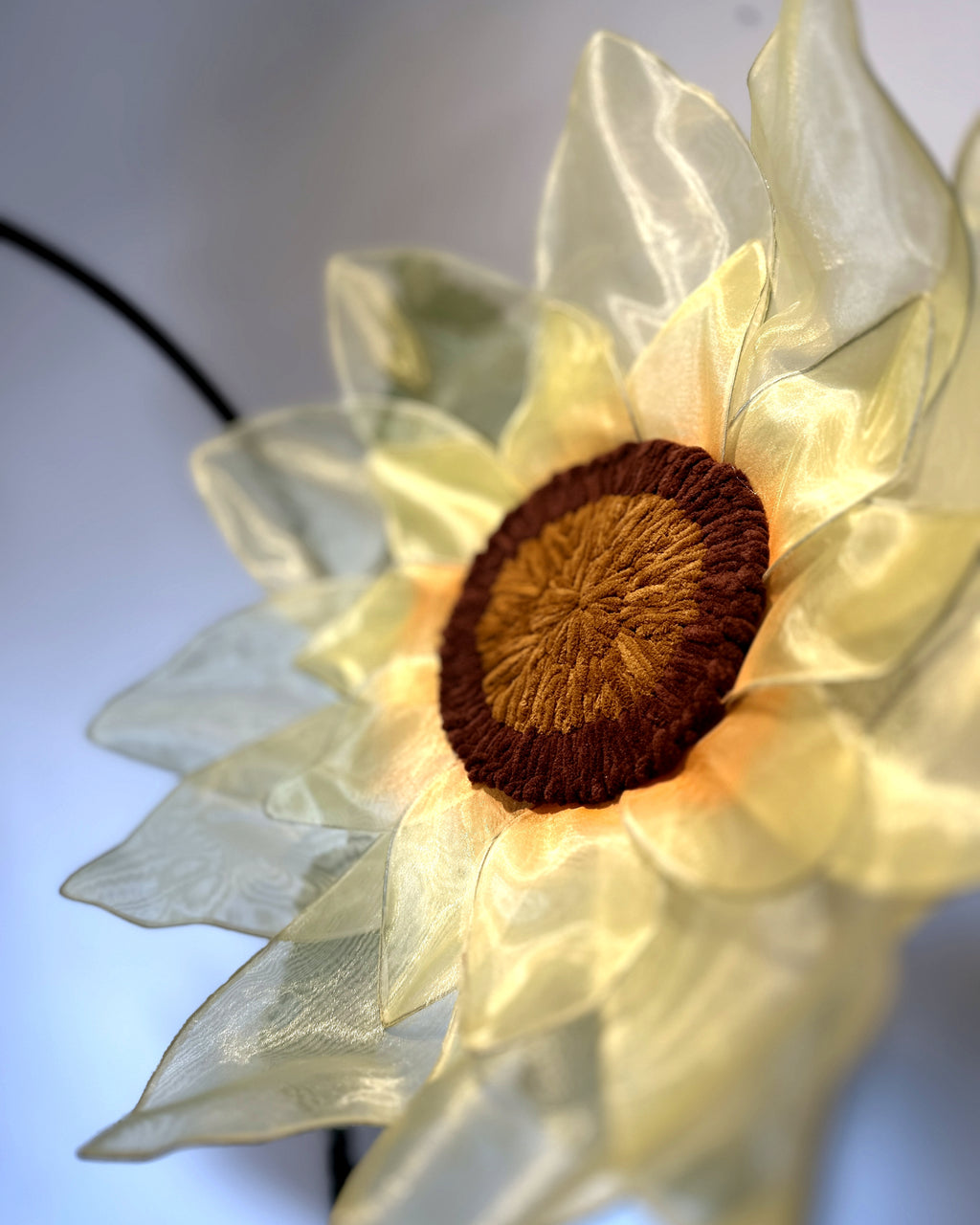 Tournesol géant en organza, détail du cœur