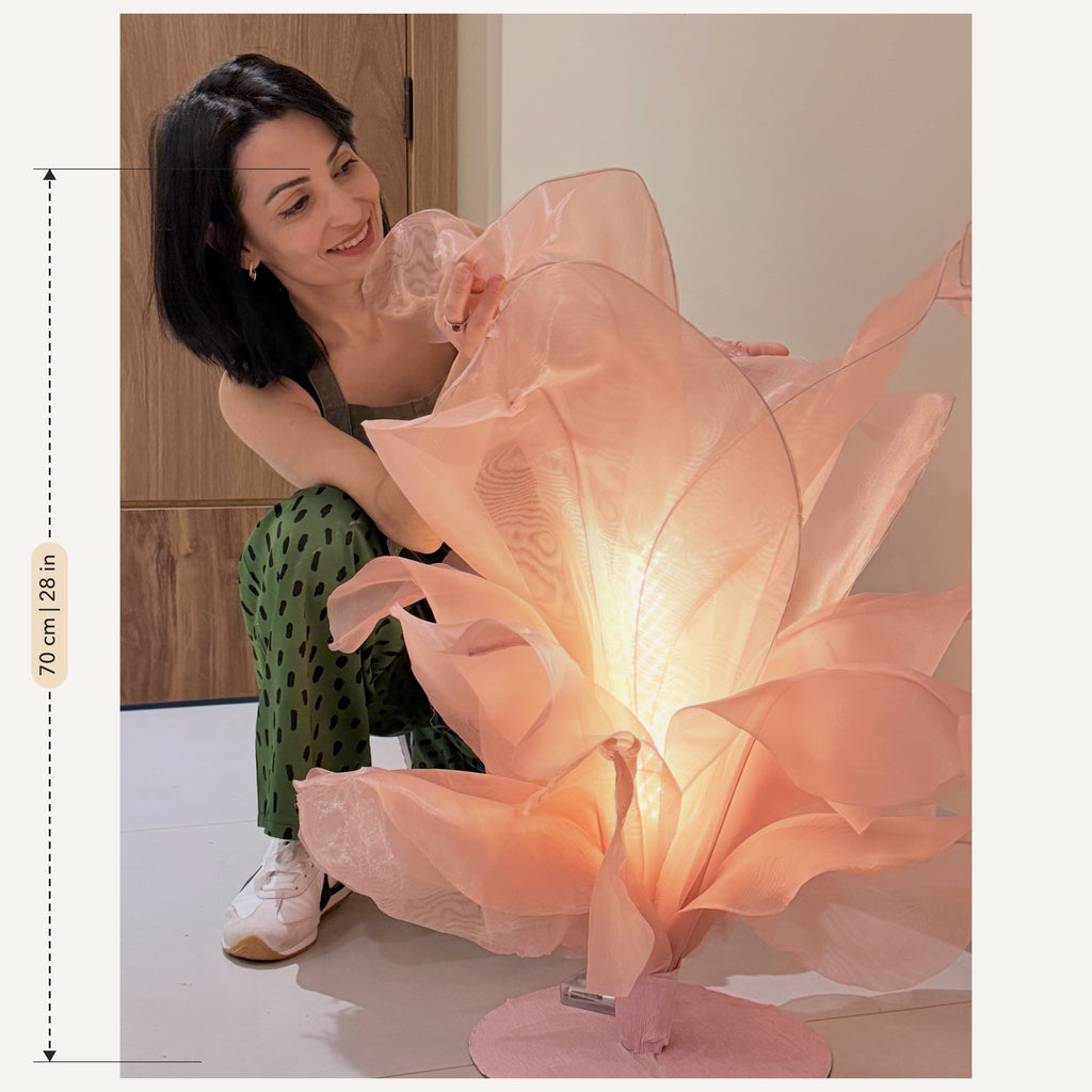 Medidas: Flor gigante de organza iluminada