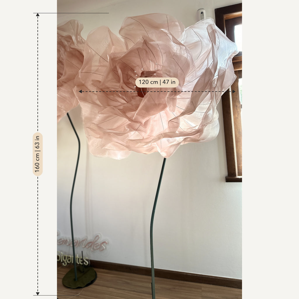 Dimensions : Rose géante en organza rosé