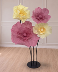 Papoulas gigantes de papel crepom rosa e amarelo