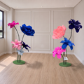 Pieds de fleurs géantes en papier crépon italien bleu et rose