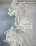 Flores gigantes de organza brancas pintadas à mão
