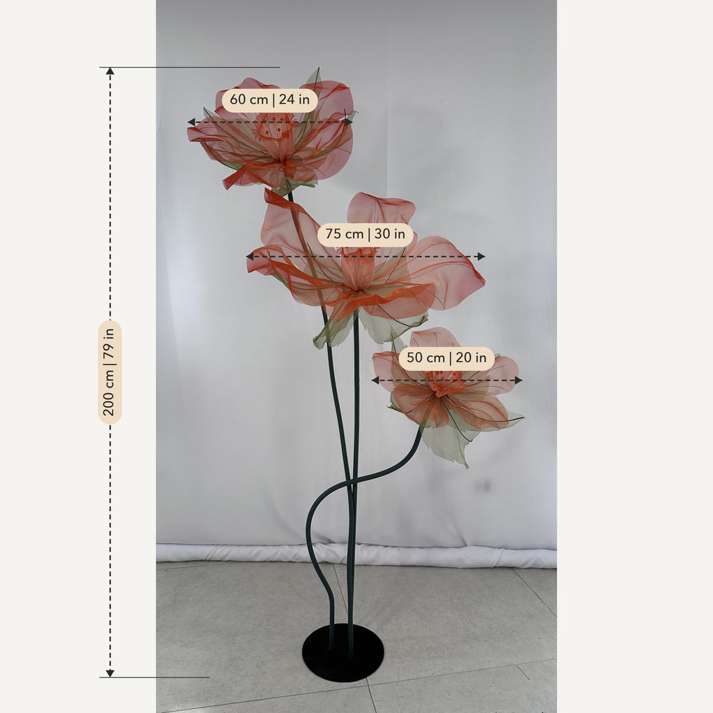 Medidas das flores gigantes de organza narciso: altura do pedestal e diâmetro das flores