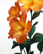 Detalhe do miolo do hibisco gigante de papel crepom italiano