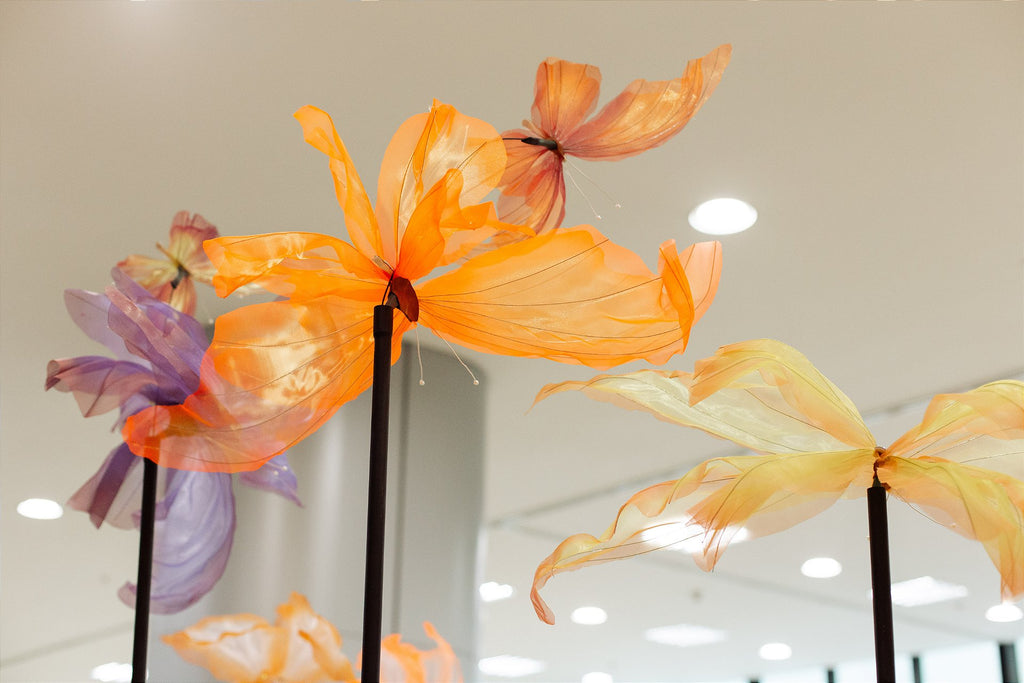 Panel of hand-sculpted giant white roses - photo attraction point
