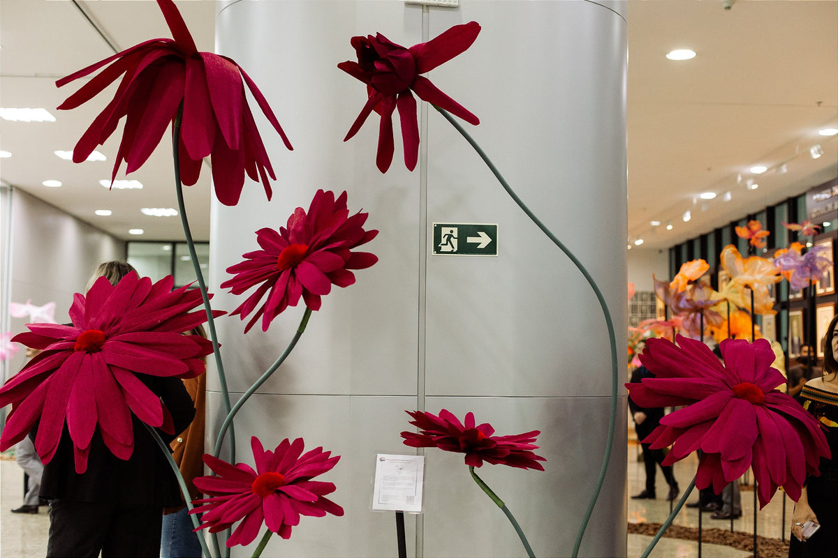 Side view of the floral installation in the TJPR atrium