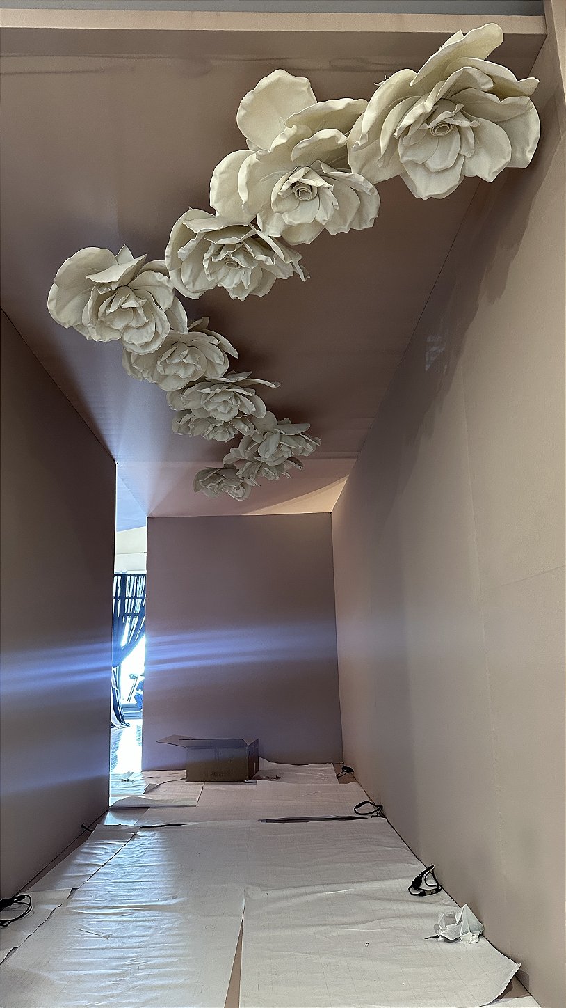 Giant flower tree in the main hall with an organic EVA foam canopy