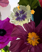 Jardin de fleurs géantes en papier crépon italien, détail