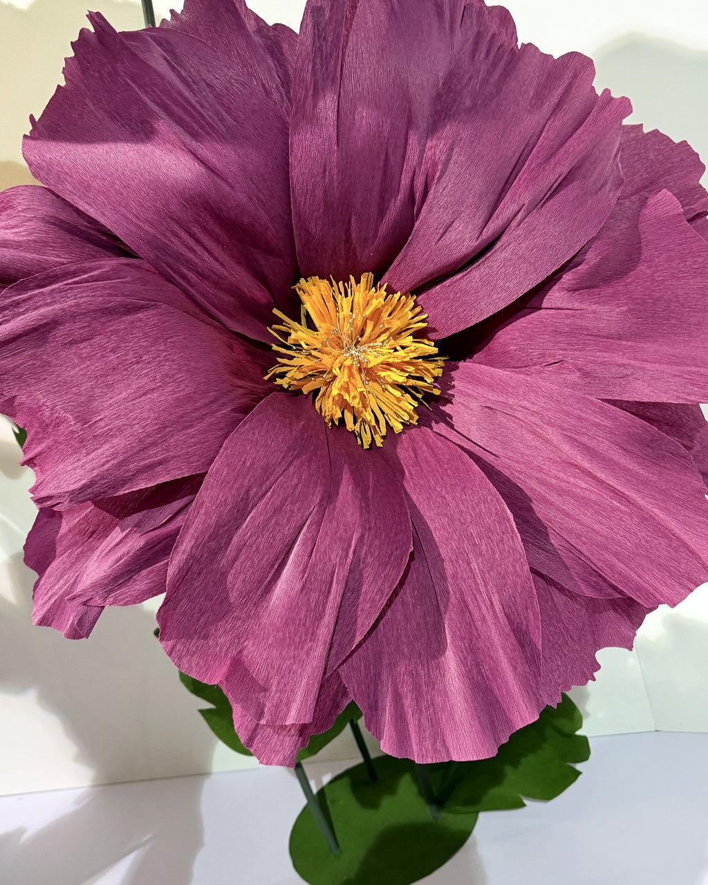Jardin de fleurs géantes en papier crépon italien, détail de la fleur
