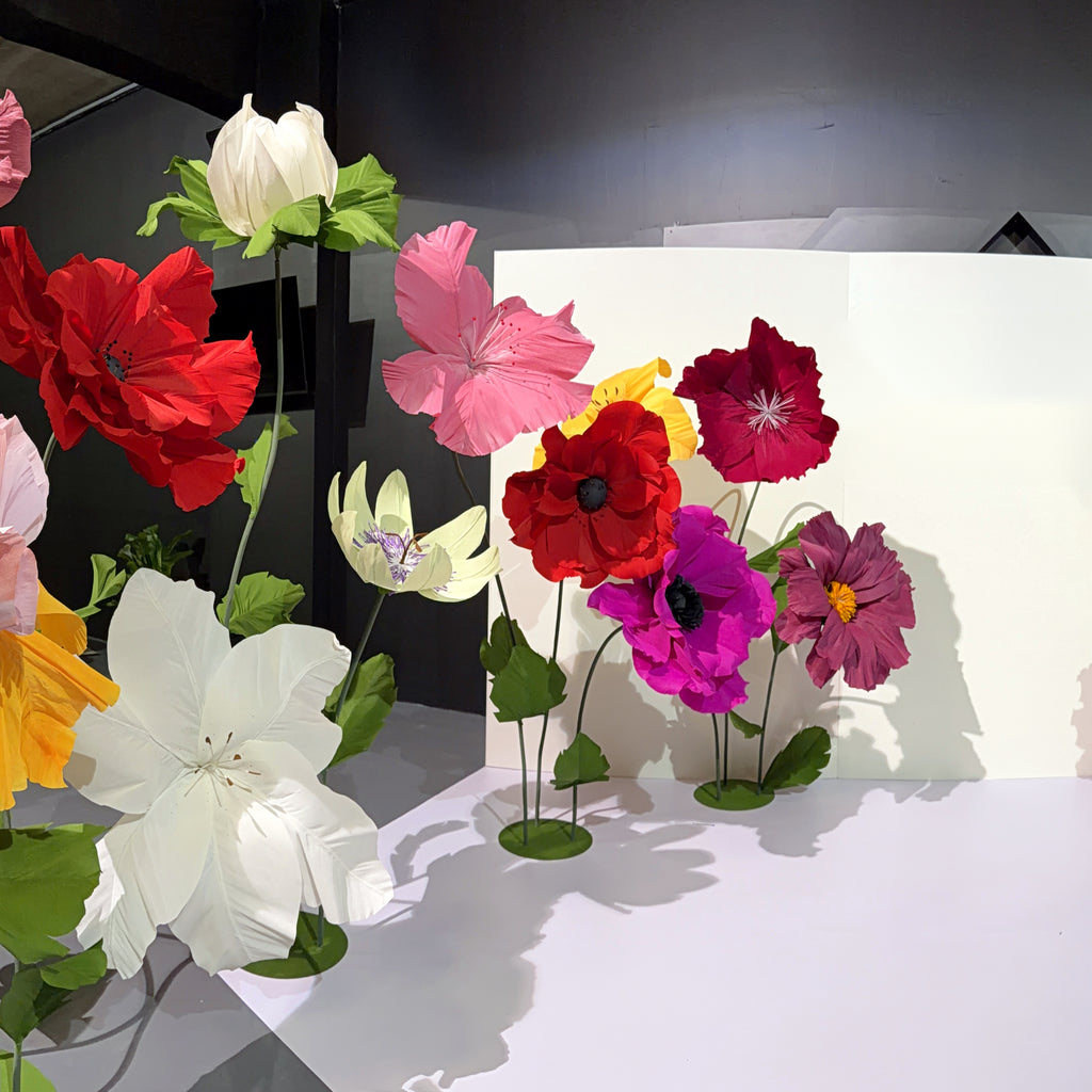 Jardin de fleurs géantes en papier crépon italien, côté gauche