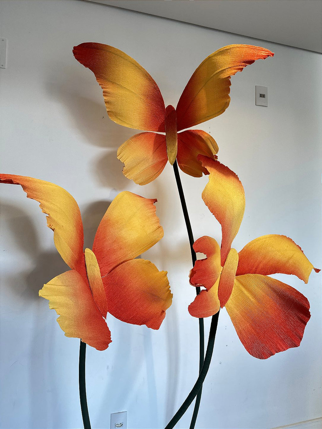 Close-up of the heavyweight cardstock centers on the organza flowers