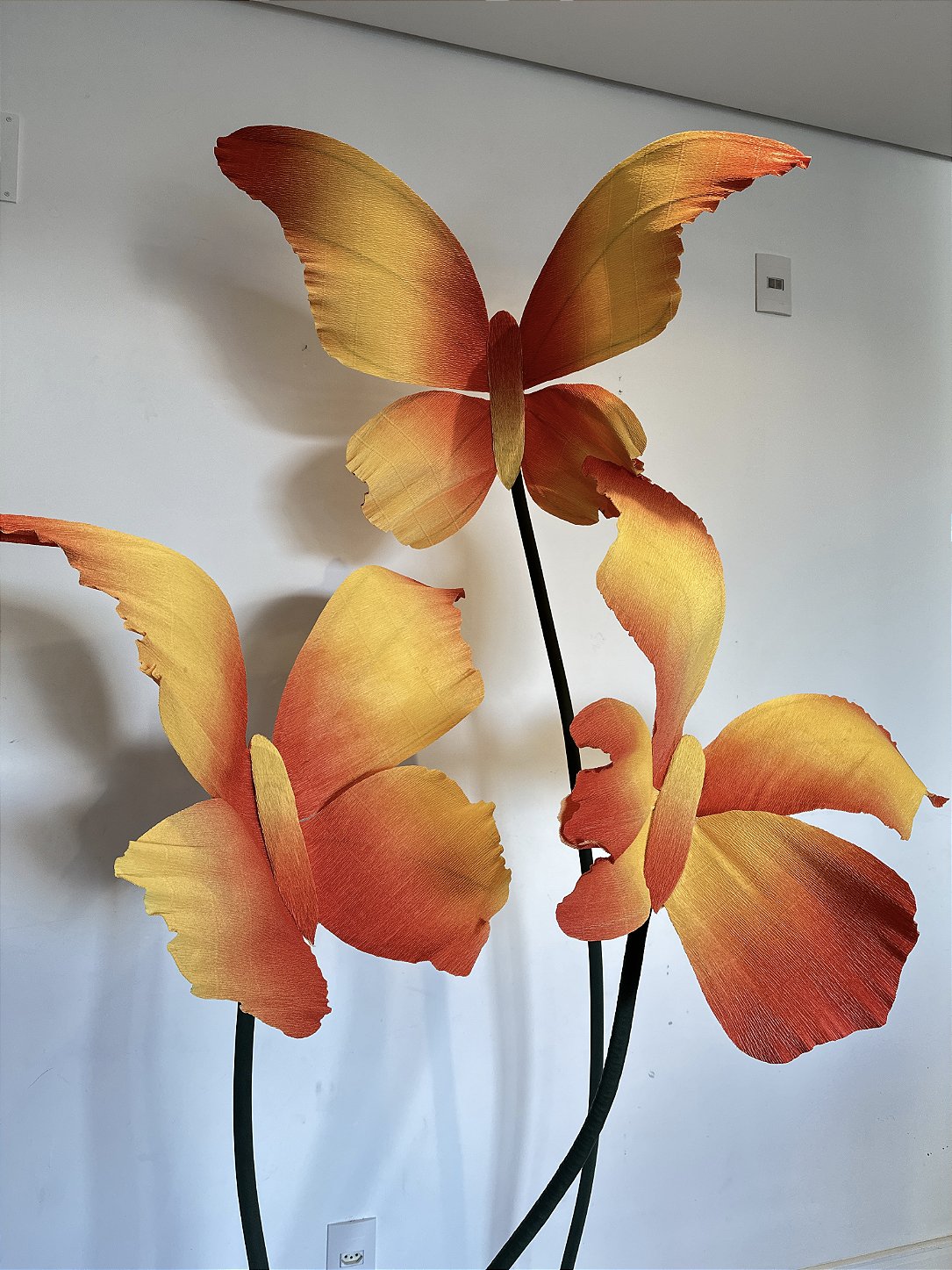 Close-up of the heavyweight cardstock centers on the organza flowers