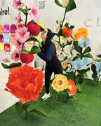 Composition de fleurs géantes à échelle monumentale - brand experience