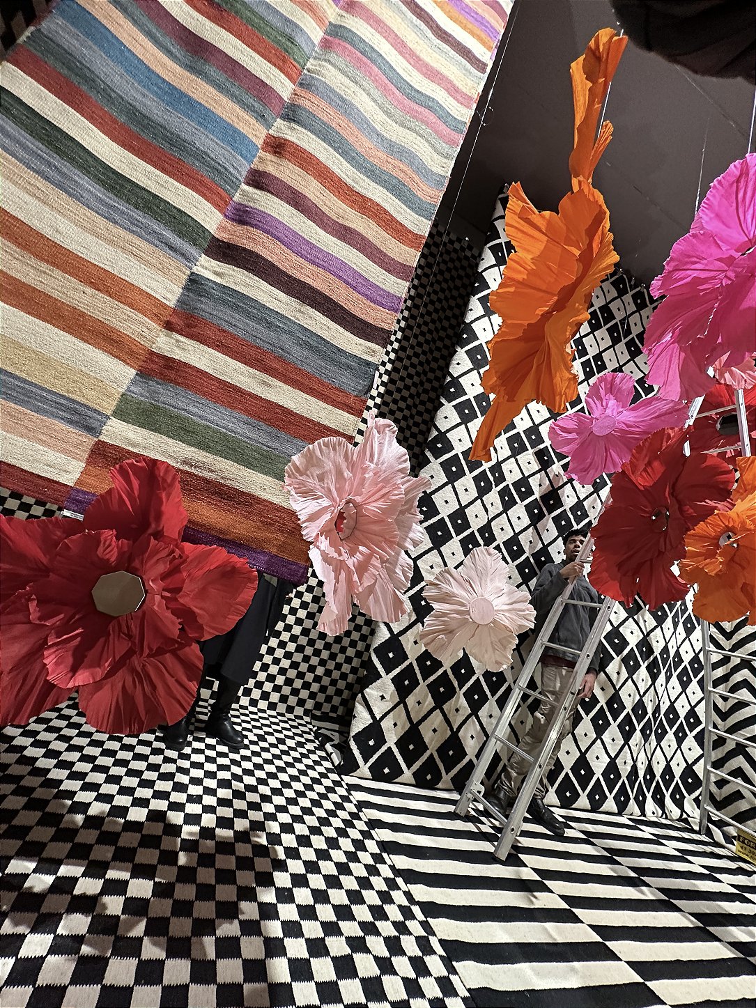 Giant flower in deep red - close-up of the pleated finish